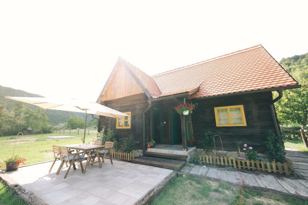 Plitvice Chalet Villa Korana Exterior photo